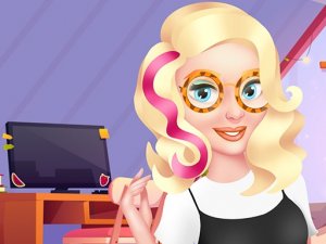 Beauty Blogger Makeover Game